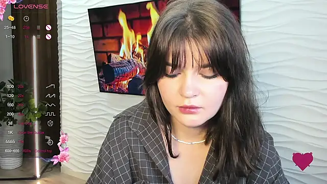 Mori Girll online show from November 11, 2025, 5:02 am