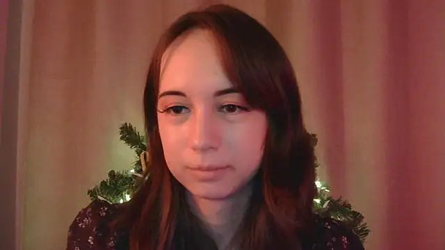 VeraLush online show from December 17, 2025, 12:43 pm