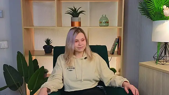 GeorginaPulgarin online show from October 11, 2025, 1:01 pm