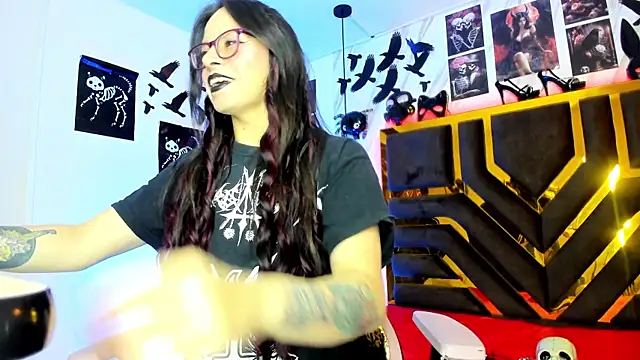 Evangelinejoness  online show from November 27, 2025, 11:43 am