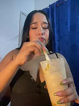 Snapshot of mis-violetha chatting on June 25, 2026, 2:20 am mis-violetha online show from June 25, 2026, 2:20 am