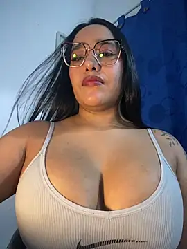 Snapshot of mis-violetha chatting on July 17, 2026, 3:04 am mis-violetha online show from July 17, 2026, 3:04 am