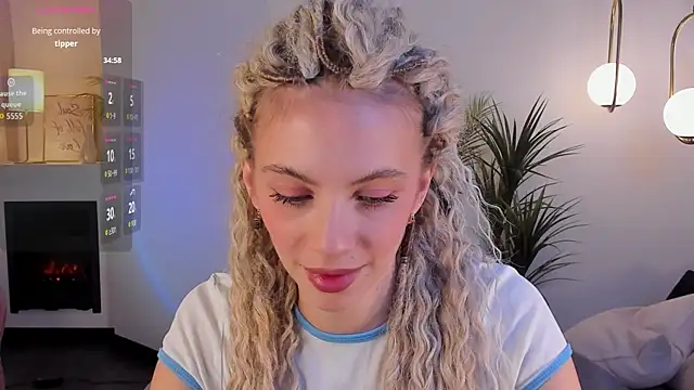 Snapshot of mia_silkk chatting on October 21, 2025, 6:13 am mia silkk online show from October 21, 2025, 6:13 am