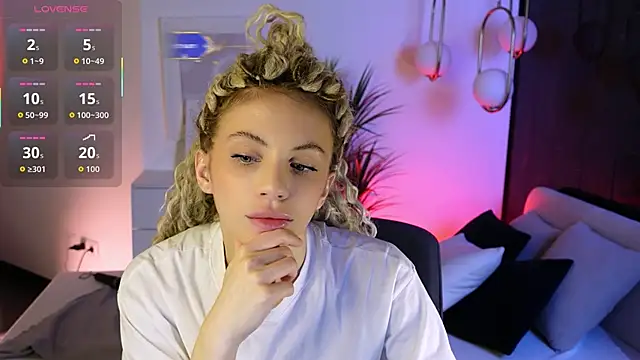 Snapshot of mia_silkk chatting on November 7, 2025, 6:18 am mia silkk online show from November 7, 2025, 6:18 am