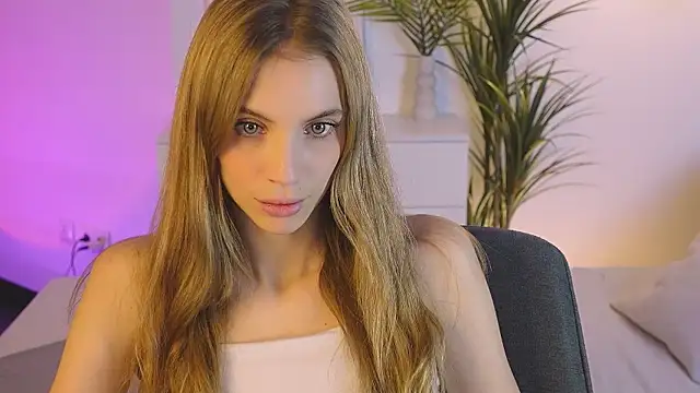 Snapshot of mia_silkk chatting on November 11, 2025, 6:19 am mia silkk online show from November 11, 2025, 6:19 am