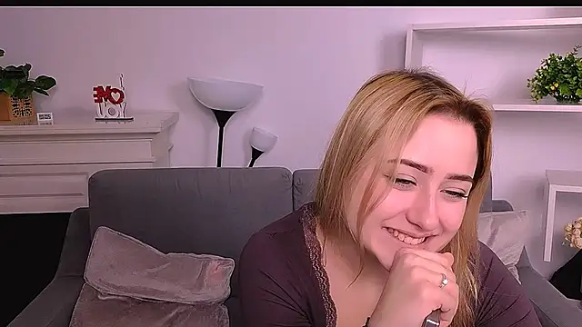 Snapshot of Lulu___Moon chatting on February 26, 2026, 9:48 pm Lulu Moon online show from February 26, 2026, 9:48 pm