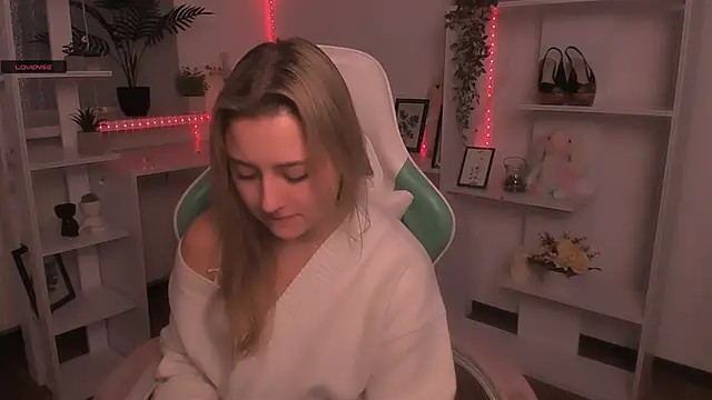 Snapshot of Lulu___Moon chatting on November 27, 2025, 6:47 am Lulu Moon online show from November 27, 2025, 6:47 am