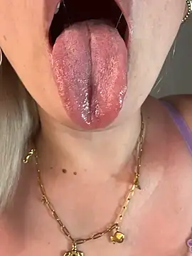 Adeline 1 online show from May 19, 2026, 2:40 am
