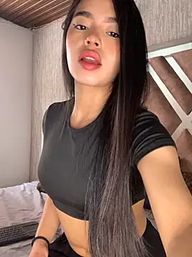 Snapshot of LunaMoore_Pink chatting on October 25, 2025, 1:01 pm LunaMoore Pink online show from October 25, 2025, 1:01 pm