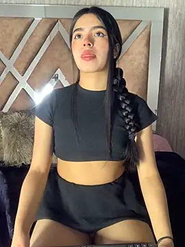 Snapshot of LunaMoore_Pink chatting on February 11, 2026, 12:38 pm LunaMoore Pink online show from February 11, 2026, 12:38 pm