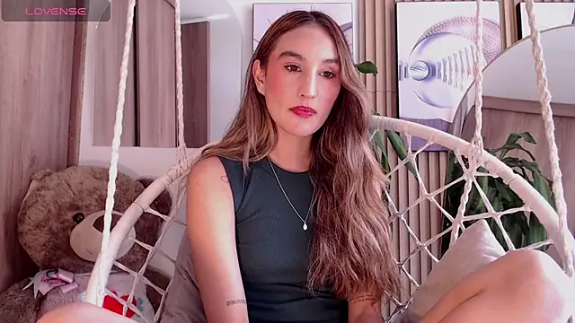 Lya montoya online show from November 10, 2025, 7:19 pm