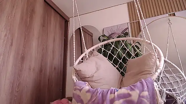 Lya montoya online show from October 17, 2025, 4:09 pm