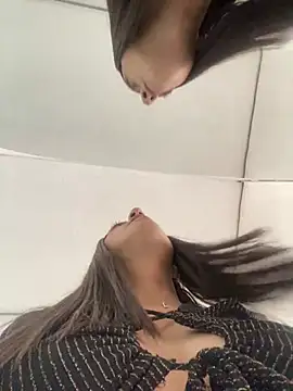 Snapshot of ElectraPink_ chatting on January 9, 2026, 12:56 pm ElectraPink online show from January 9, 2026, 12:56 pm