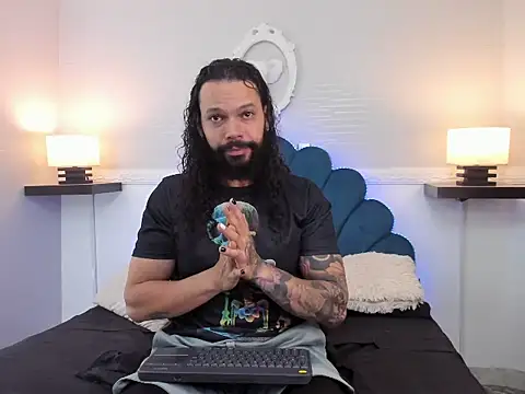 Snapshot of AlukardBig chatting on November 5, 2025, 1:03 pm AlukardBig online show from November 5, 2025, 1:03 pm