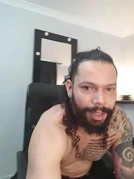 Snapshot of AlukardBig chatting on November 8, 2025, 1:14 pm AlukardBig online show from November 8, 2025, 1:14 pm