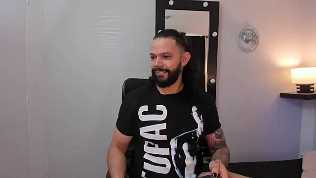 Snapshot of AlukardBig chatting on November 12, 2025, 1:15 pm AlukardBig online show from November 12, 2025, 1:15 pm