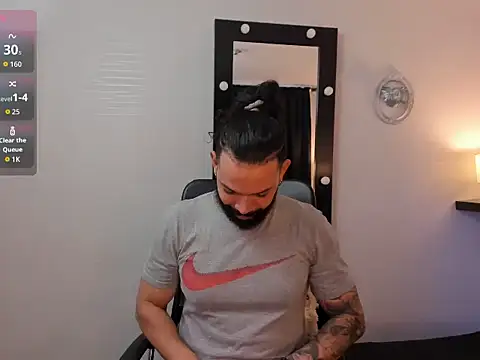 Snapshot of AlukardBig chatting on November 29, 2025, 12:38 pm AlukardBig online show from November 29, 2025, 12:38 pm