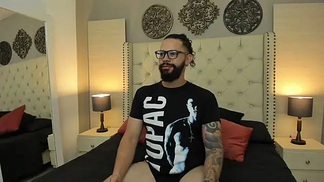 Snapshot of AlukardBig chatting on October 18, 2025, 9:06 pm AlukardBig online show from October 18, 2025, 9:06 pm