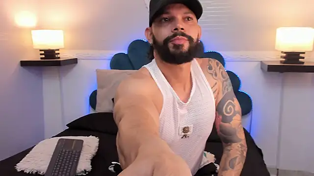 Snapshot of AlukardBig chatting on November 13, 2025, 1:04 pm AlukardBig online show from November 13, 2025, 1:04 pm