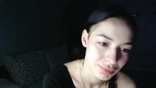 Daphne Darkthorn online show from November 3, 2025, 4:17 am