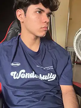 Im Camii online show from November 21, 2025, 6:51 pm