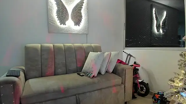 AmberEvans1 online show from December 3, 2025, 12:23 am