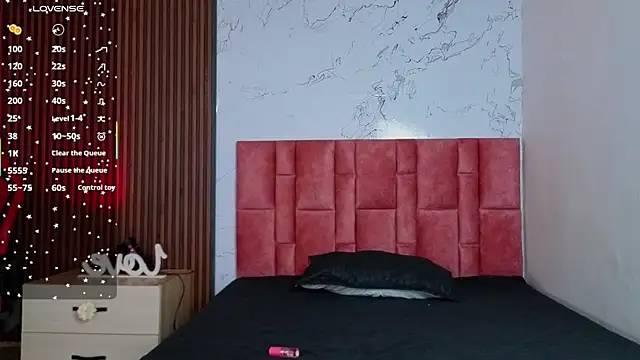 Snapshot of danna_peters chatting on December 20, 2025, 8:01 pm danna peters online show from December 20, 2025, 8:01 pm