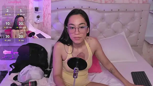 GabbiePrice online show from February 5, 2026, 2:24 pm