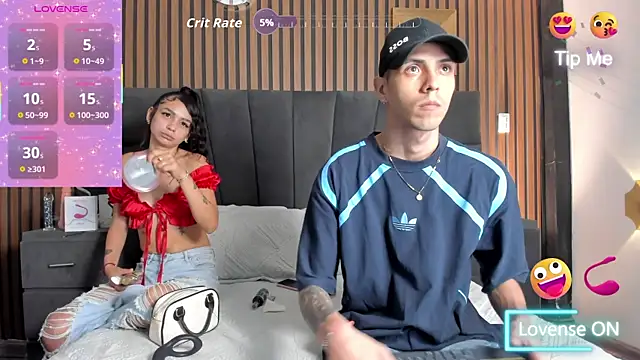 DerryAndIzzy online show from October 21, 2025, 4:23 am