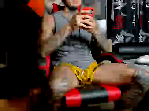 Snapshot of Molotov_Explosive chatting on October 17, 2025, 12:14 am Molotov Explosive online show from October 17, 2025, 12:14 am