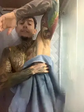 Snapshot of Molotov_Explosive chatting on November 4, 2025, 3:16 pm Molotov Explosive online show from November 4, 2025, 3:16 pm