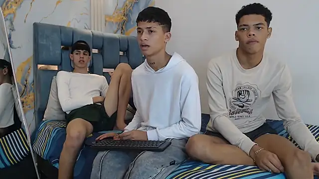 Snapshot of EMPIRE_BOYS1 chatting on February 19, 2026, 7:33 pm EMPIRE BOYS1 online show from February 19, 2026, 7:33 pm