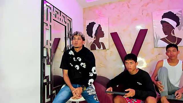 Snapshot of EMPIRE_BOYS1 chatting on February 7, 2026, 7:22 pm EMPIRE BOYS1 online show from February 7, 2026, 7:22 pm