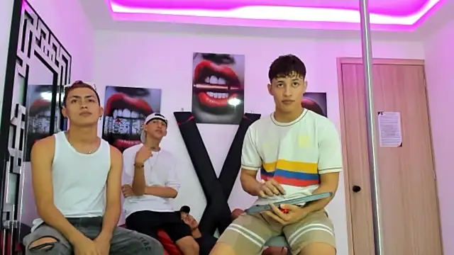 EMPIRE BOYS1 online show from October 20, 2025, 7:14 pm