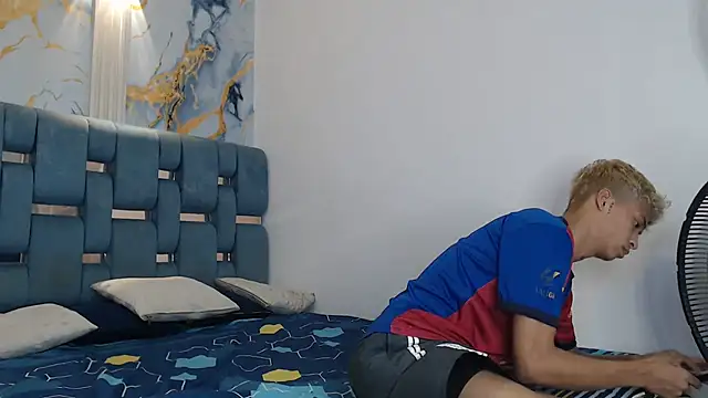 EMPIRE BOYS1 online show from March 26, 2026, 7:12 pm