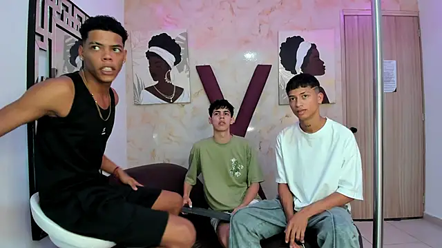 Snapshot of EMPIRE_BOYS1 chatting on February 13, 2026, 7:58 pm EMPIRE BOYS1 online show from February 13, 2026, 7:58 pm