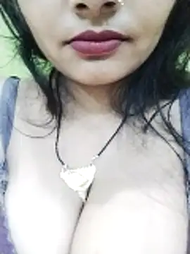 kiara-simmi online show from October 29, 2025, 6:29 pm