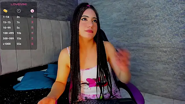 odett rivas  online show from November 4, 2025, 4:27 am