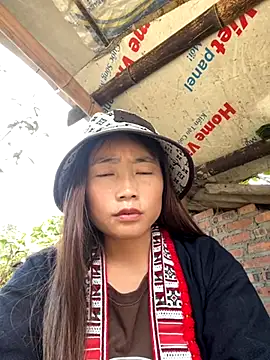 Snapshot of Maymay__ chatting on October 13, 2025, 7:54 am Maymay   online show from October 13, 2025, 7:54 am