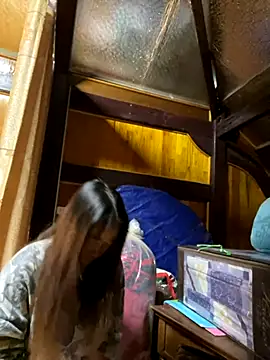 Snapshot of Maymay__ chatting on October 25, 2025, 3:38 am Maymay   online show from October 25, 2025, 3:38 am