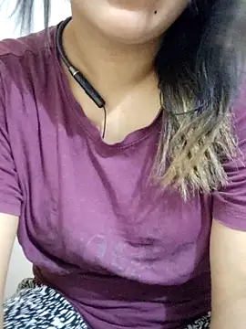 Tanha18 online show from October 24, 2025, 11:04 pm