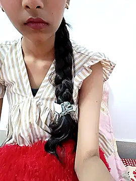 Mustardqueen online show from October 27, 2025, 5:25 pm