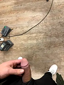 AlexGogo23 online show from November 20, 2025, 7:47 pm