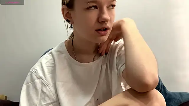 Snapshot of LorRebak chatting on October 15, 2025, 10:34 am LorRebak online show from October 15, 2025, 10:34 am