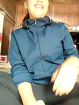 Snapshot of Yanmey chatting on October 12, 2025, 3:08 am Yanmey online show from October 12, 2025, 3:08 am