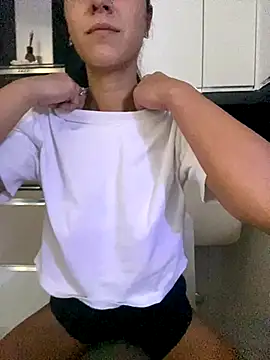 CrissmainH online show from October 17, 2025, 7:55 am