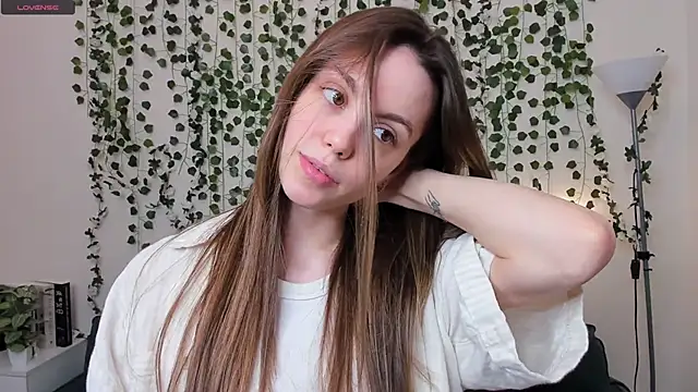 Snapshot of sweet_and_flirt chatting on November 12, 2025, 9:46 am sweet and flirt online show from November 12, 2025, 9:46 am