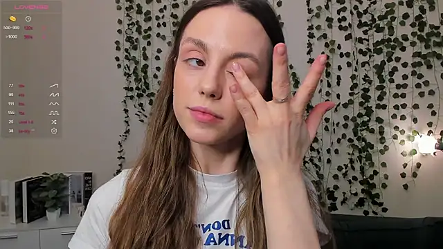 Snapshot of sweet_and_flirt chatting on November 15, 2025, 6:39 am sweet and flirt online show from November 15, 2025, 6:39 am