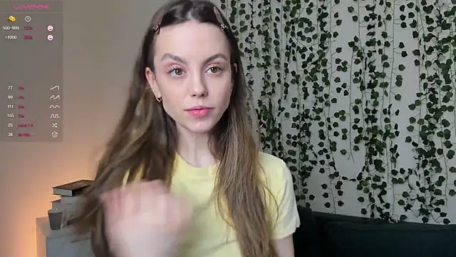 Snapshot of sweet_and_flirt chatting on November 22, 2025, 6:45 am sweet and flirt online show from November 22, 2025, 6:45 am