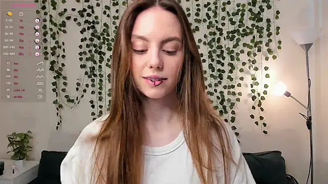 Snapshot of sweet_and_flirt chatting on October 17, 2025, 7:11 am sweet and flirt online show from October 17, 2025, 7:11 am